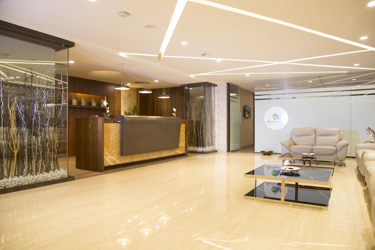M Crown Hotel Shillong Luaran gambar